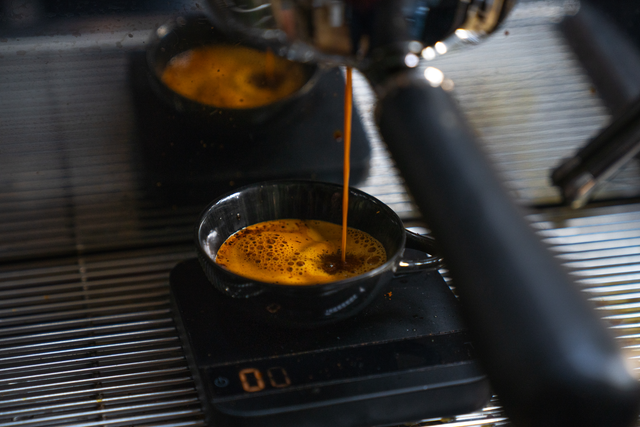 Grinding coffee with a splash of water makes a more consistent espresso, scientists say (University of Oregon)